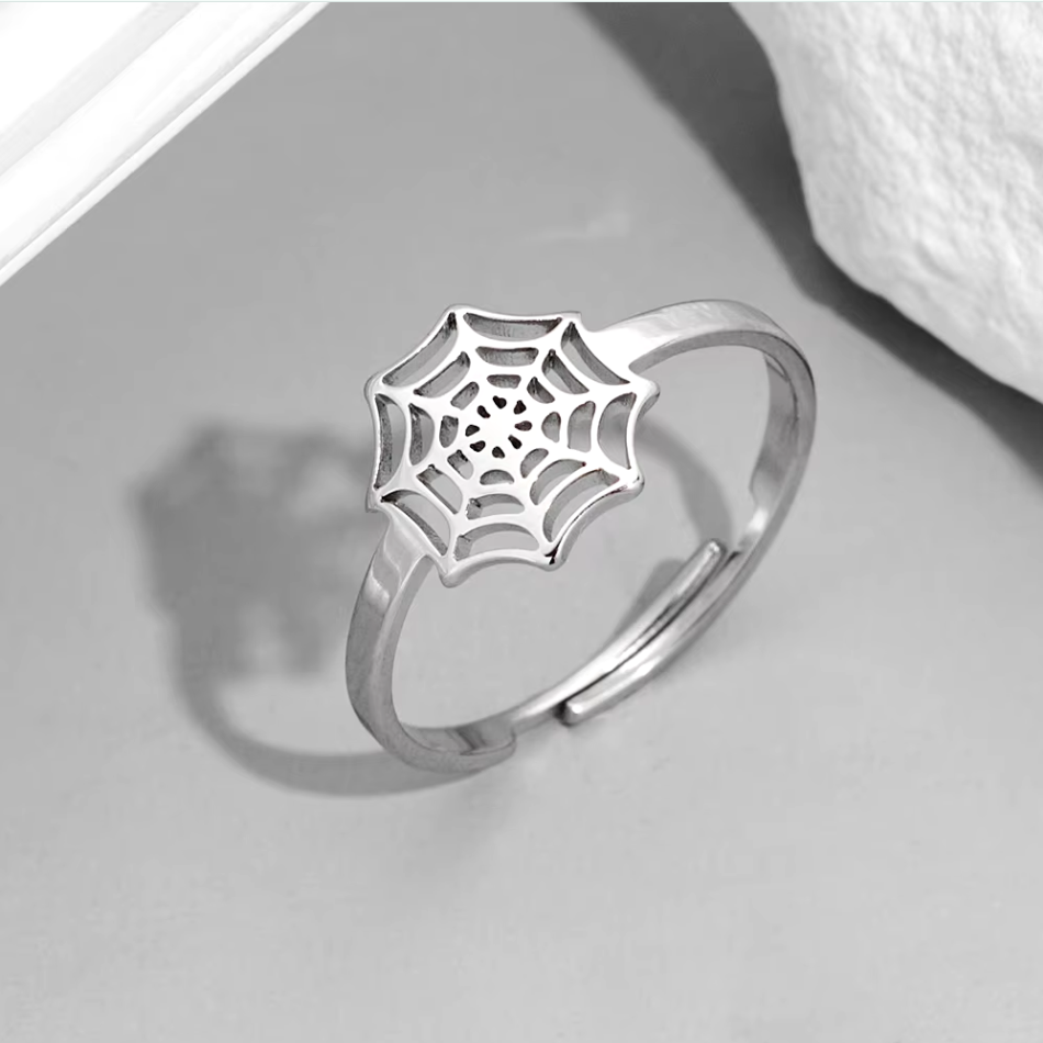 Anello di halloween ipoallergenico in acciaio 925 placcato argento con ragnatela